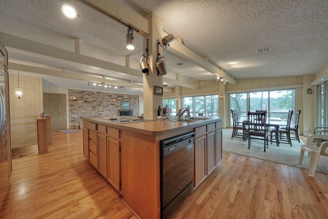 318 Hideaway Lane Central, House other with 3 bedrooms, 3 bathrooms and null parking in Hideaway TX | Image 17