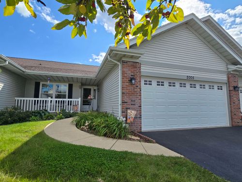 2005 Westwick Cir, Machesney Park, IL, 61115-7668 | Card Image