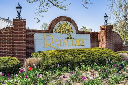 89 Greenwood Dr, Freehold, NJ, 07728-4010 | Card Image