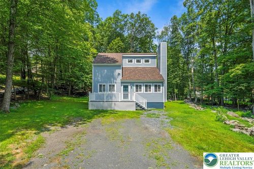 461 Somerset Dr, East Stroudsburg, PA, 18301-7021 | Card Image