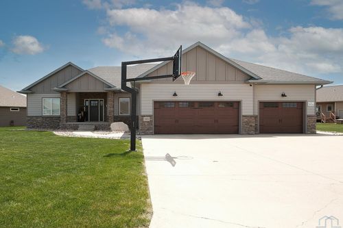 343 Sawgrass Trail, Sioux Center, IA, 51250 | Card Image