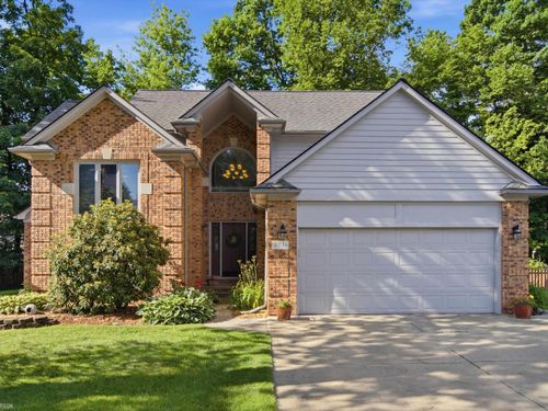 18036 N Lauren Dr, Clinton Township, MI, 48038-5226 | Card Image