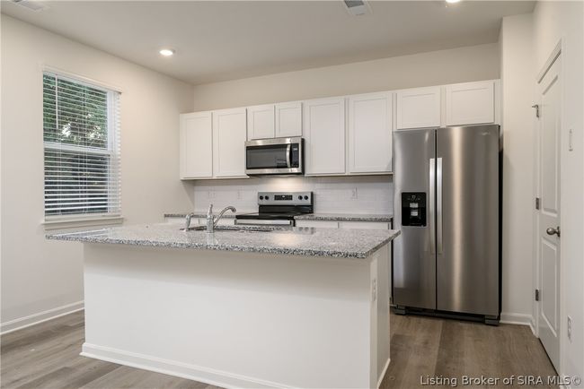 812 Haley Ln, Home with 3 bedrooms, 3 bathrooms and null parking in Jeffersonville IN | Image 11