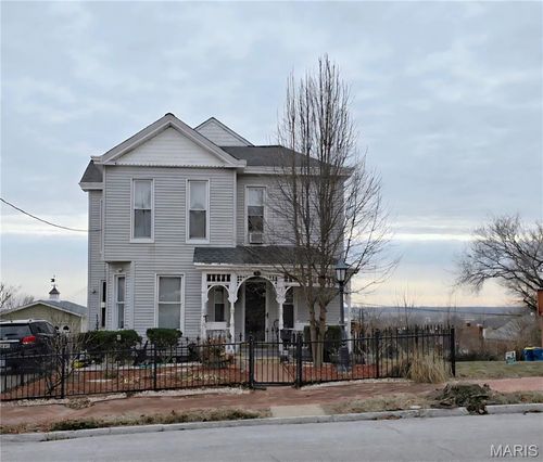437 E 4th St, Alton, IL, 62002-2414 | Card Image