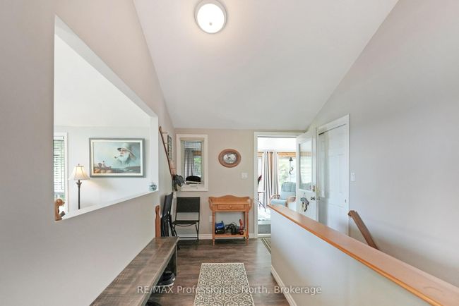 1093 Comak Cres, House other with 3 bedrooms, 2 bathrooms and 4 parking in Algonquin Highlands ON | Image 6
