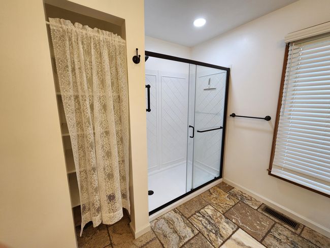 1070 Dyer Rd, House other with 3 bedrooms, 2 bathrooms and null parking in Madisonville TN | Image 23