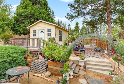 5520 Highway 238, Jacksonville, OR, 97530-9122 | Card Image
