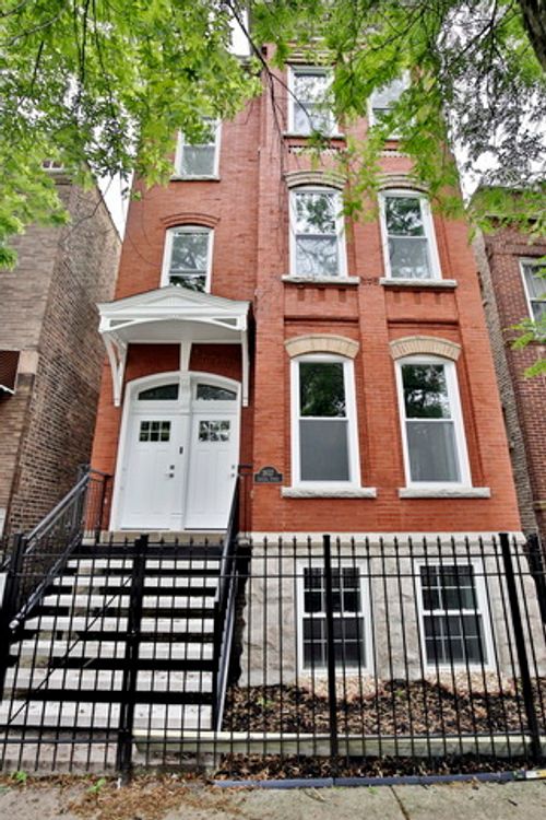 apt-2-2637 W Crystal St, CHICAGO, IL, 60622-3053 | Card Image