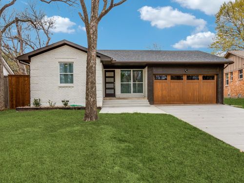 8815 Graywood Dr, Dallas, TX, 75243-7121 | Card Image