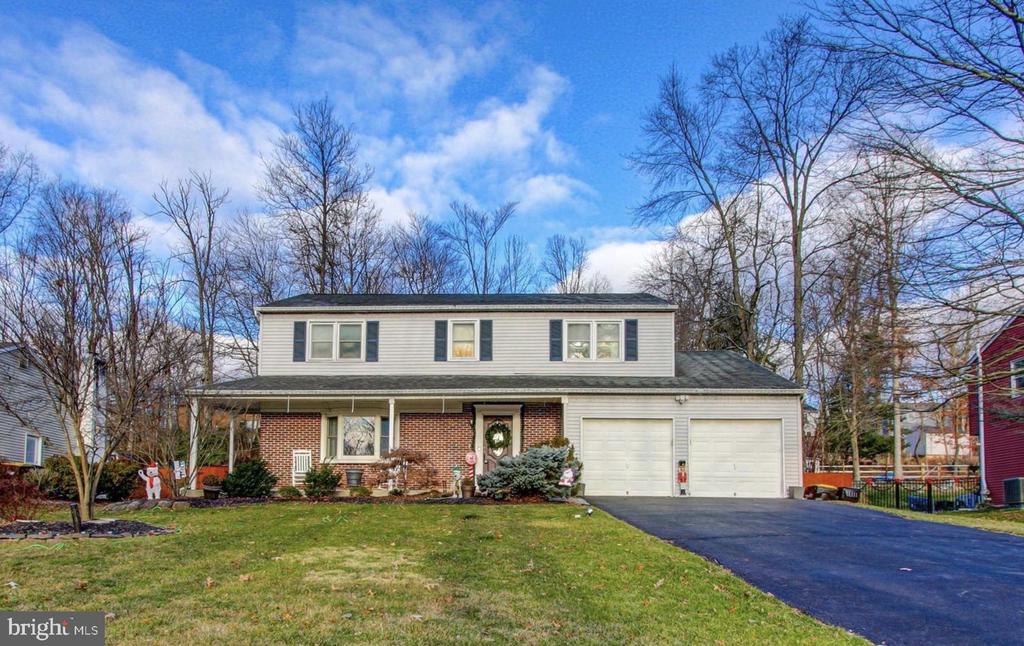 Boulder Dr, Sellersville, PA 18960