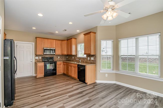 Breakfast Nook | Image 6