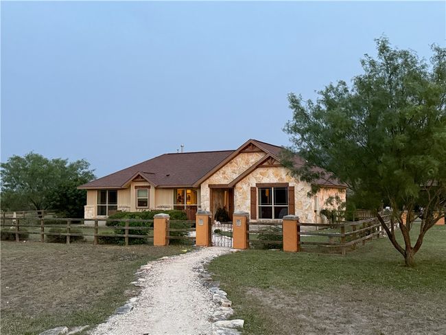 28799 N Us Highway 83, House other with 4 bedrooms, 3 bathrooms and null parking in Concan TX | Image 4
