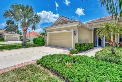 10750 Lerwick Circle, House other with 2 bedrooms, 2 bathrooms and null parking in Englewood FL | Image 3