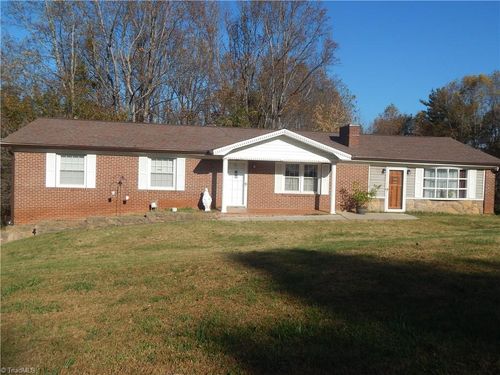 208 Oakley Dr, North Wilkesboro, NC, 28659-8969 | Card Image