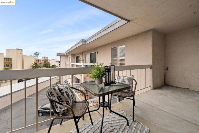 APT-320 - 960 Shorepoint Ct, Condo with 2 bedrooms, 2 bathrooms and 2 parking in Alameda CA | Image 28