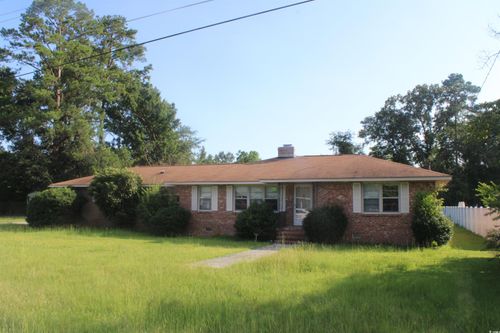 807 E Wilson St, Dillon, SC, 29536-2743 | Card Image
