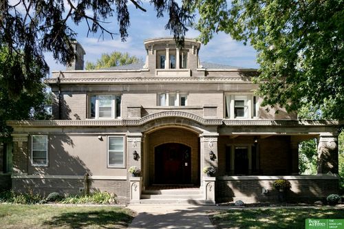 608 S 38th St, Omaha, NE, 68105-1158 | Card Image