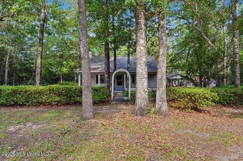 20901 Busby Rd, Vancleave, MS, 39565-8136 | Card Image