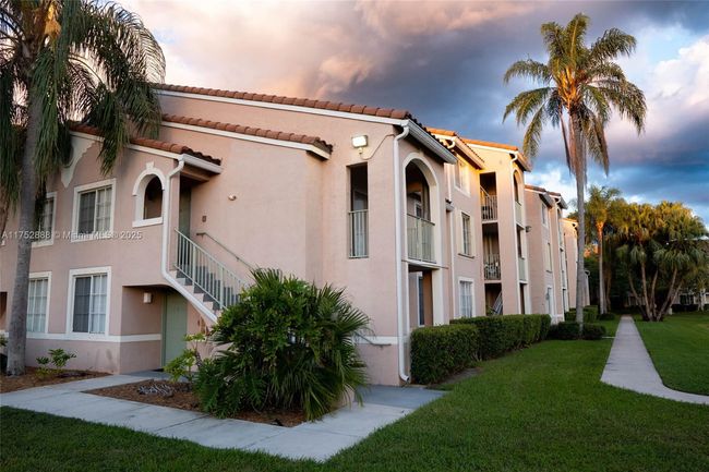 APT-204 - 12106 Saint Andrews Pl, Condo with 2 bedrooms, 1 bathrooms and null parking in Miramar FL | Image 22