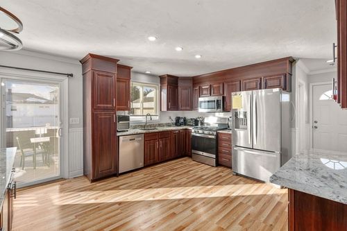 231 Lapham St., Fall River, MA, 02721 | Card Image