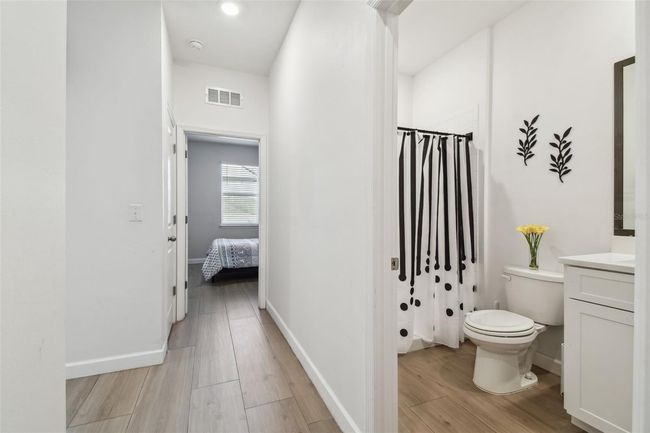 Downstairs Bath | Image 19
