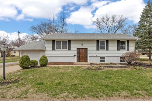 3006 Wayne Ave, Iowa City, IA, 52240-2852 | Card Image