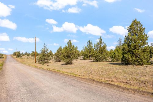 6751 Se Iowa Ave, Prineville, OR, 97754-8847 | Card Image
