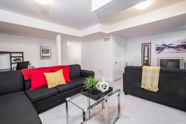 89 Gridiron Gate, House attached with 5 bedrooms, 4 bathrooms and 1 parking in Vaughan ON | Image 34
