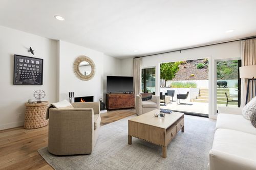 1226 Portesuello Ave, Santa Barbara, CA, 93105-4621 | Card Image