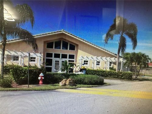 apt-3-21343 Ne 8th Ct, Miami, FL, 33179-1257 | Card Image