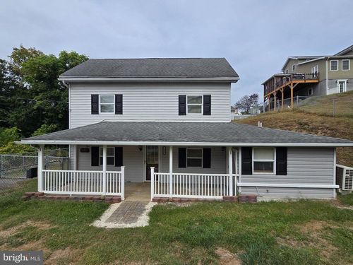 240 Ewing St, BERKELEY SPRINGS, WV, 25411-1483 | Card Image
