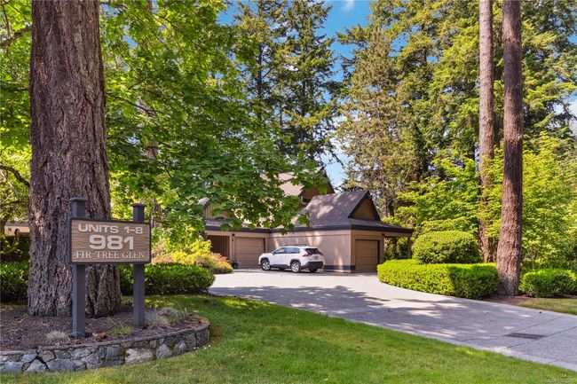 1 - 981 Fir Tree Glen, Townhouse with 2 bedrooms, 3 bathrooms and null parking in Saanich BC | Image 8