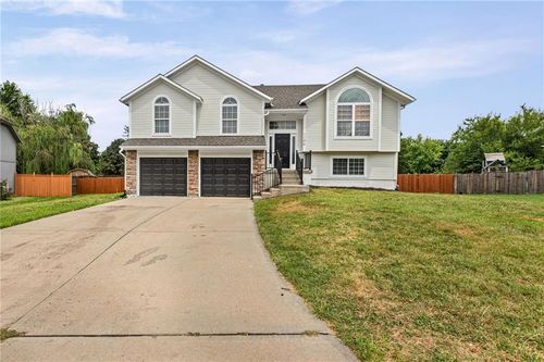 1106 Creekside Ct, Raymore, MO, 64083-8299 | Card Image