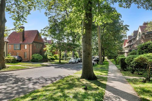 54 Ingram St, Forest Hills, NY, 11375-6829 | Card Image