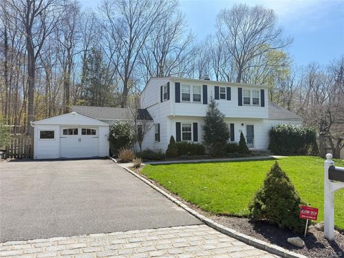 18 Bayles Ave, Stony Brook, NY, 11790-2122 | Card Image