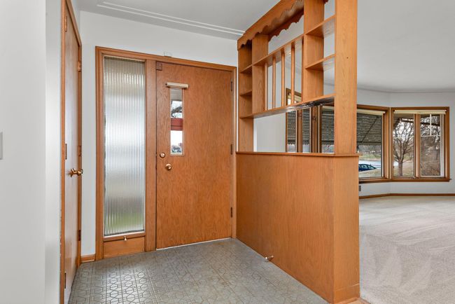 Nice front Entry/Foyer with coat closet | Image 16
