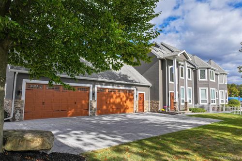 16083 Whitehead Dr, Linden, MI, 48451-8713 | Card Image