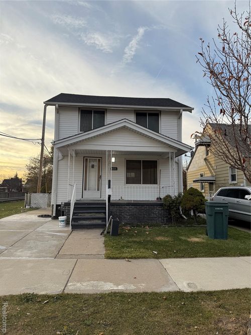 6533 Kingsley St, Dearborn, MI, 48126-1939 | Card Image