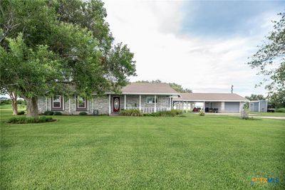 284 Shoreline Lane, House other with 3 bedrooms, 2 bathrooms and null parking in Port Lavaca TX | Image 1