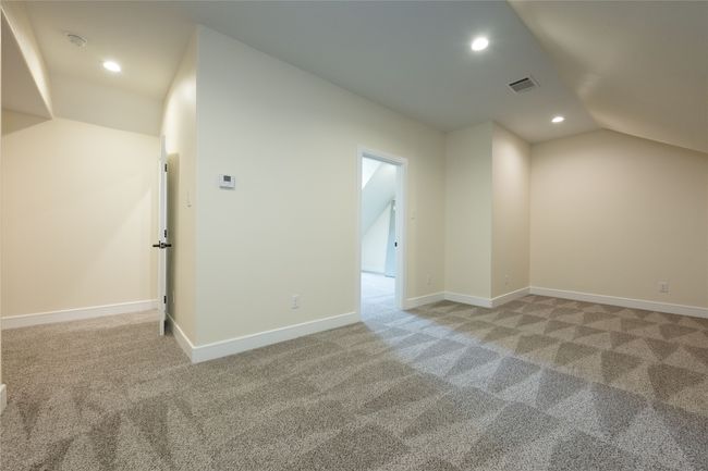 Upstairs Bonus/Game Room | Image 35