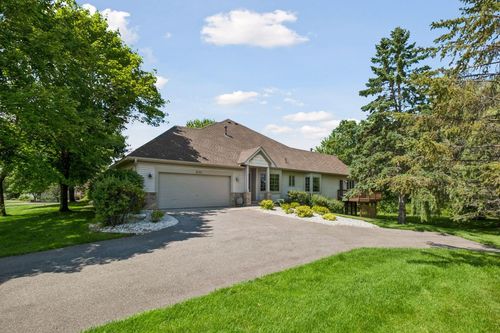 4020 Kindred Way, Lake Elmo, MN, 55042-8572 | Card Image