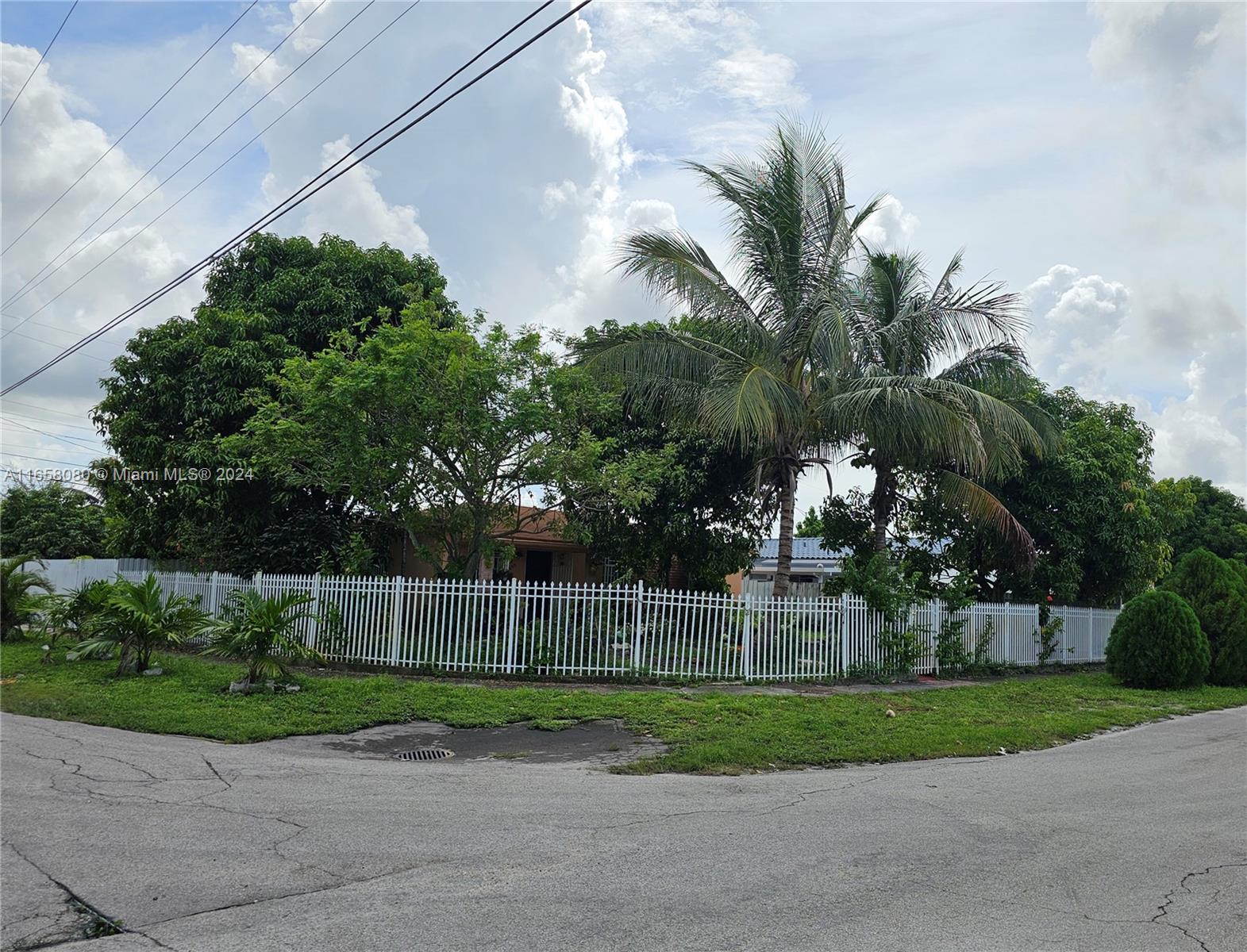 9th Ln, Hialeah, FL 33010