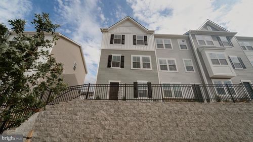 1350 Red Clover Ln, Ranson, WV, 25438-2002 | Card Image