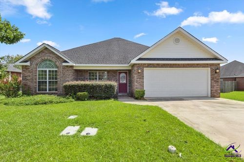 305 Sugarloaf Pkwy, Perry, GA, 31069-4832 | Card Image