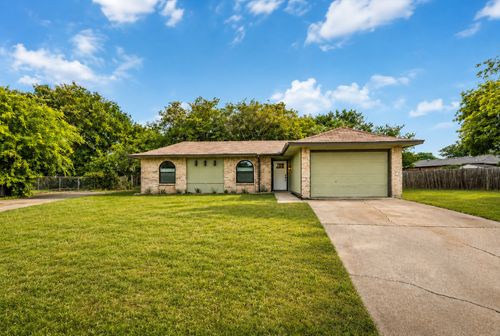5721 Corral Ct, Haltom City, TX, 76148-4003 | Card Image