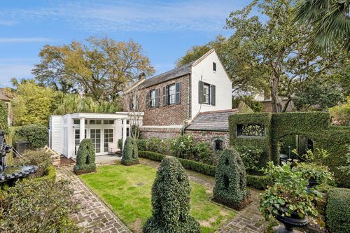 12 A Bedons Aly, Charleston, SC, 29401-2523 | Card Image