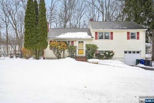 22 Springbrook Rd, Livingston, NJ, 07039-3317 | Card Image