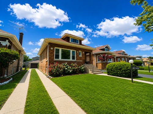2010 11th Ave, Maywood, IL, 60153-3114 | Card Image
