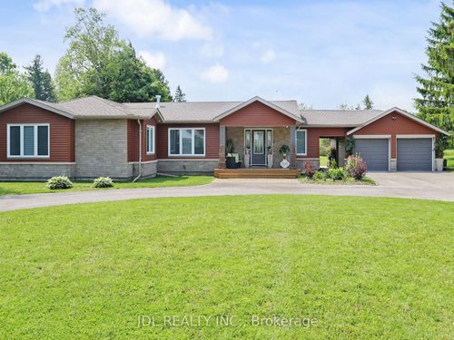 11 Hedge Rd, Sutton West, ON, L0E1R0 | Card Image