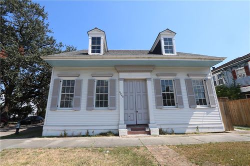2037 Ursulines Ave, New Orleans, LA, 70116-2152 | Card Image